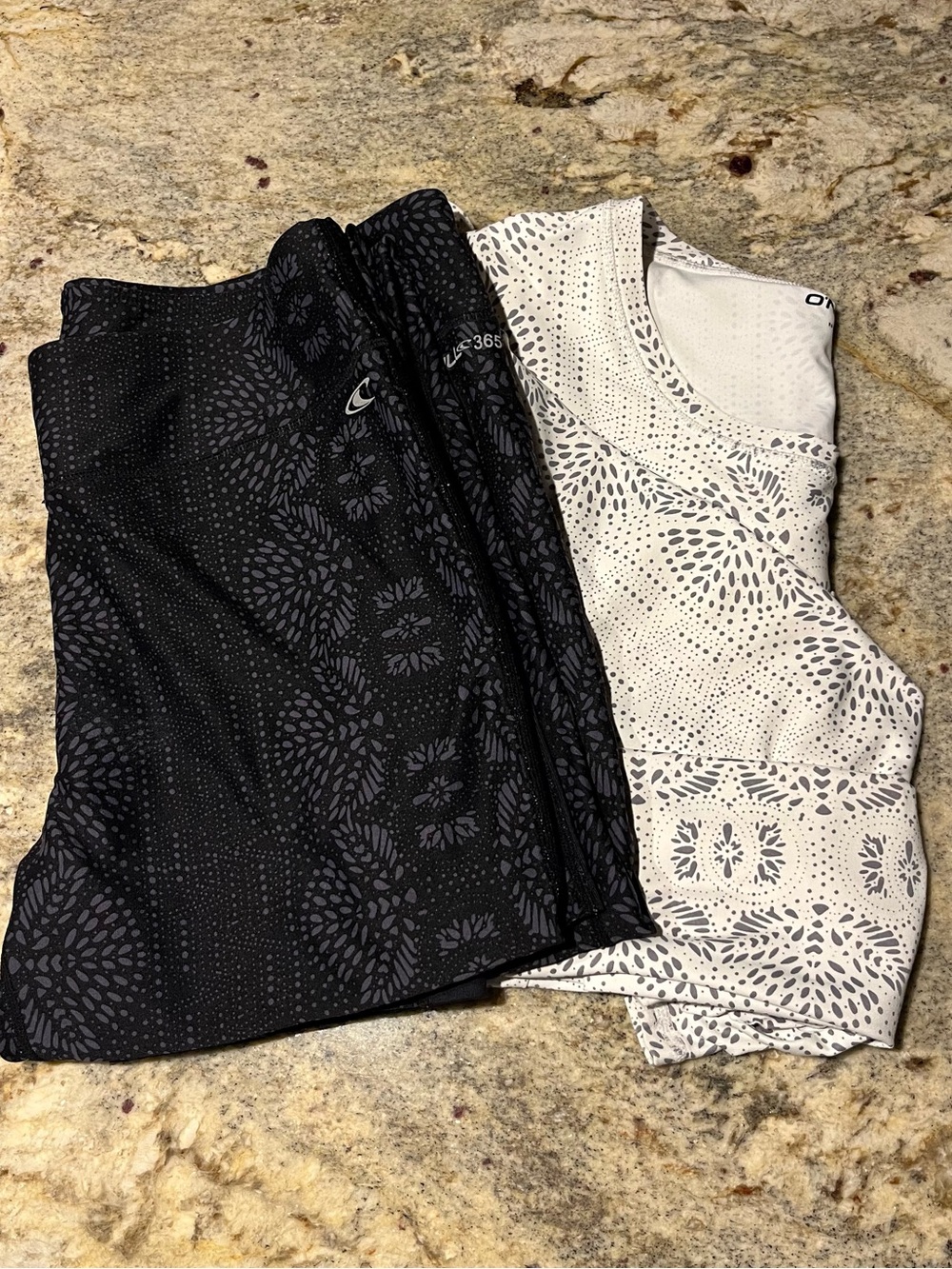 Women’s-O’Neill 365 Activewear Set: Leggings & Long-Sleeve Renewl Top-Size LG